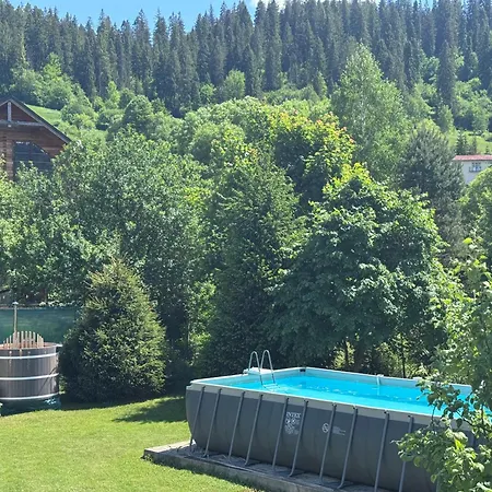 Sokil House будинок з чаном та літнім басейном Σπίτι διακοπών *